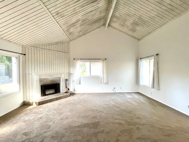 Building Photo - Large 3B/2BA Home in Chula Vista w/ Parkin...