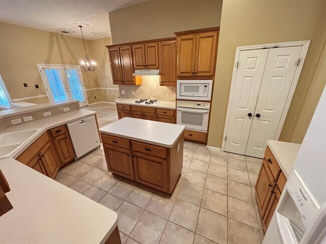 Foto del edificio - 2909 Yandall Dr