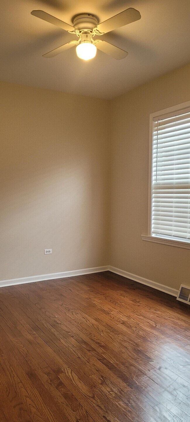 Foto del edificio - 9629 S Muskegon Ave