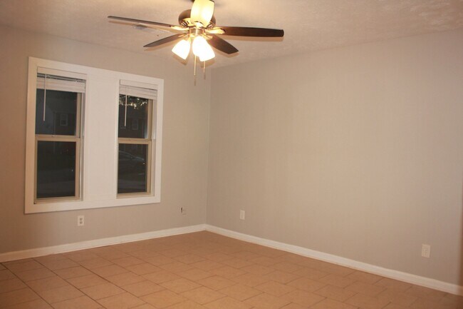 Foto del edificio - 4237 Dejohns Way