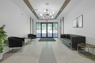 Building Photo - 962 US-9W