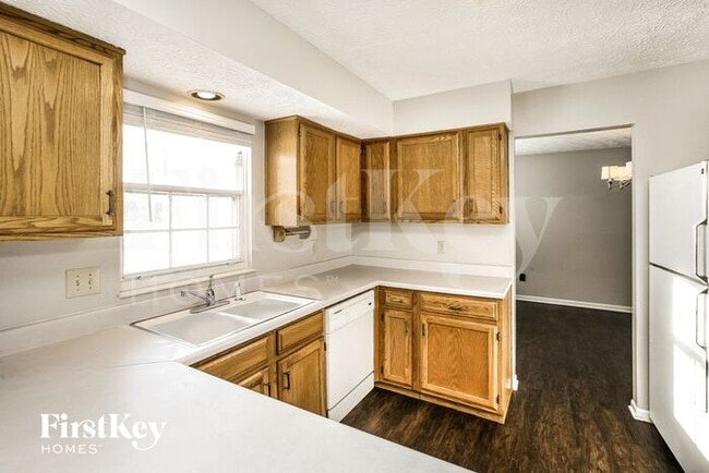 Building Photo - 3661 Crickwood Cir