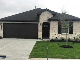 Building Photo - 4939 Oakwood Dr