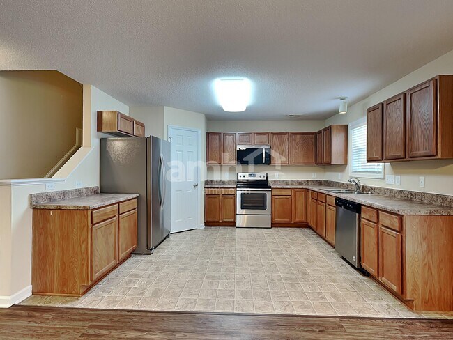 Building Photo - 1308 Silver Dr