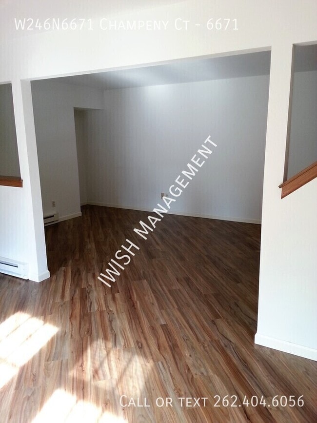 Foto del edificio - W246N6671 Champeny Ct