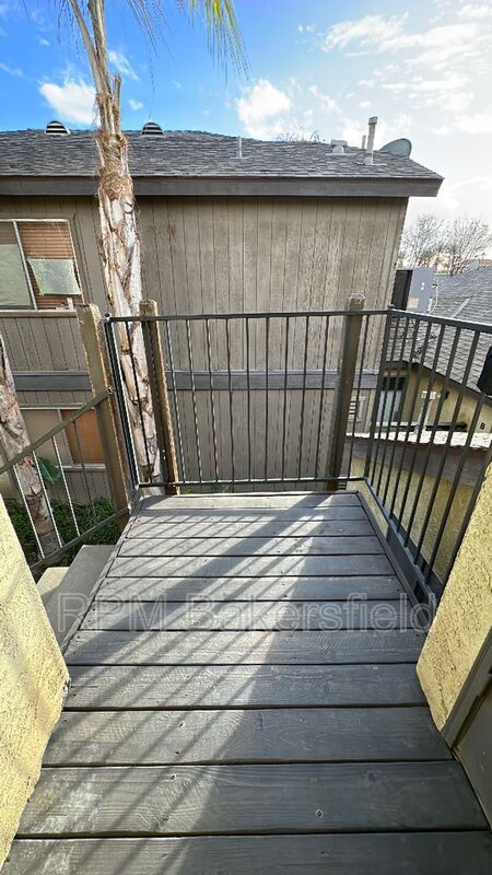 Building Photo - 4608 Maybrook Ave