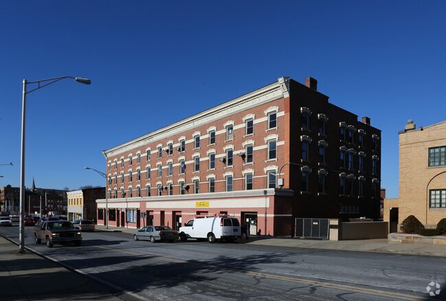 Building Photo - 72-84 E Main St