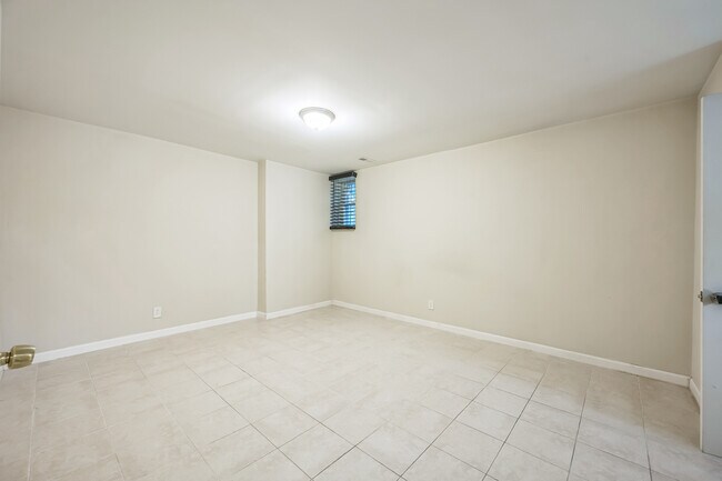 Foto del edificio - 1700 68th Ave