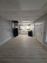 Building Photo - 39 Cottage St