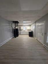 Building Photo - 39 Cottage St