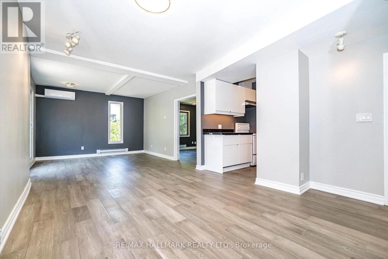 Photo principale - 32-32 Hogarth Ave