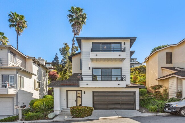Building Photo - Modern 3BR/2.5BA Townhouse in Tierrasanta