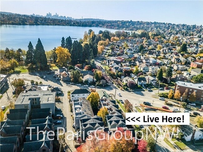 Gorgeous Green Lake TH – 1 Block to Lake - Gorgeous Green Lake TH – 1 Block to Lake House