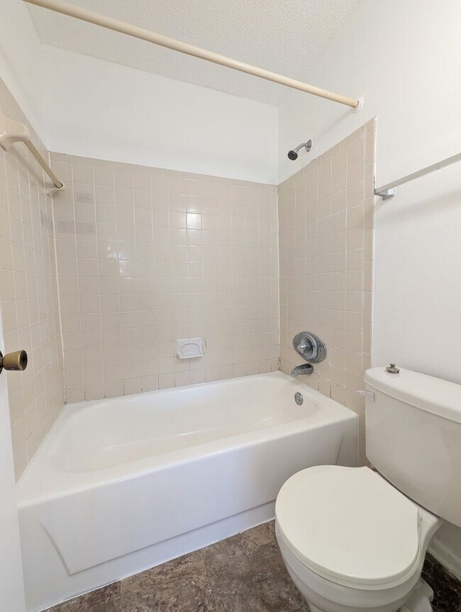 Foto del edificio - Charming 1 Bedroom / 1 Bathroom Condo – Pompano Beach