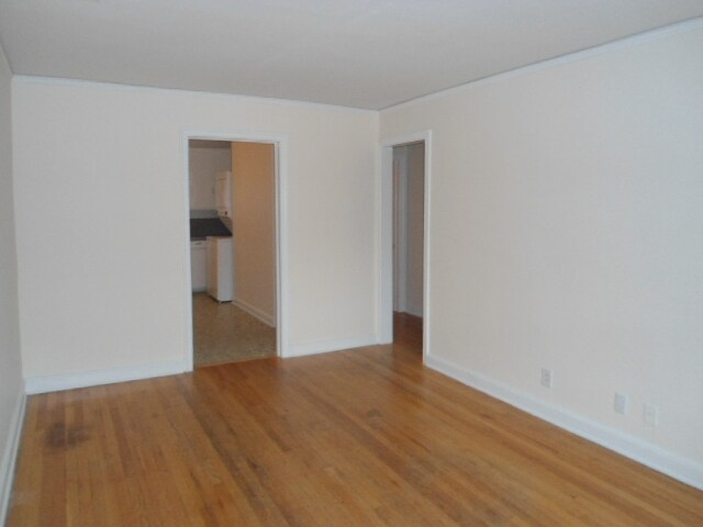 Foto del edificio - 209 S Harden St