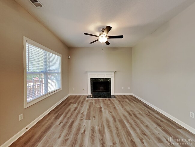 Building Photo - 225 Mels Way