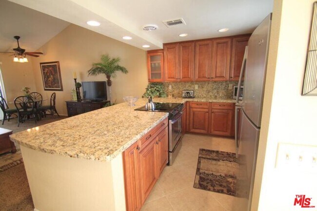 Foto del edificio - 40420 Bay Hill Way