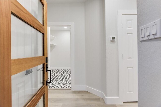 Foto del edificio - 11725 Bell Ave