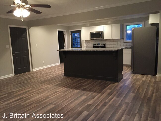 Foto del edificio - 4 br, 3.5 bath House - 2001 Friendship Rd.