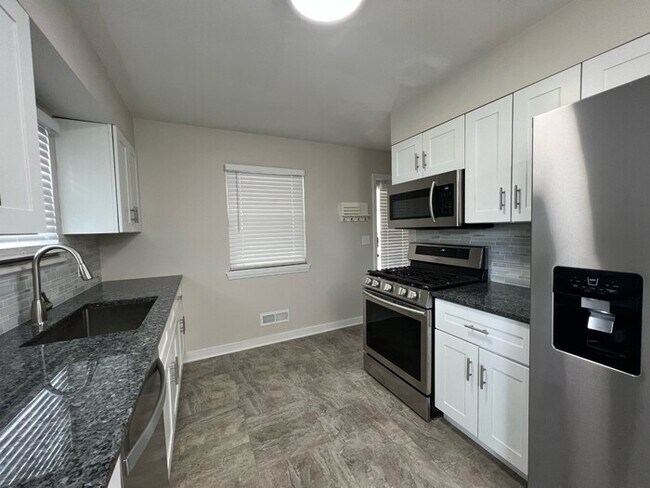 Foto del edificio - 8507 Linda Rd
