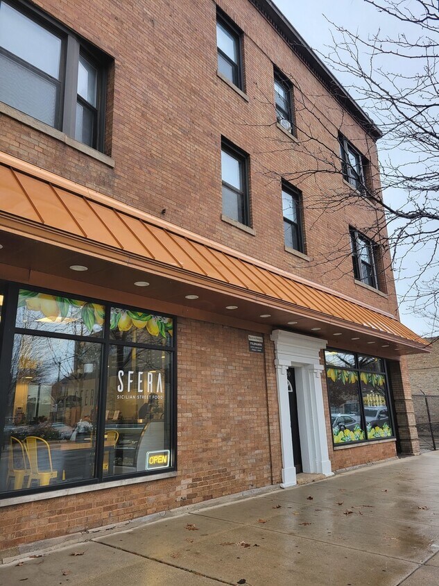 5757 N Broadway Unit 2, Chicago, IL 60660 Condo for Rent in Chicago