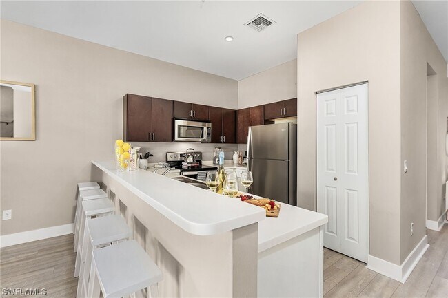 Building Photo - 16550 Bent Palms Cv