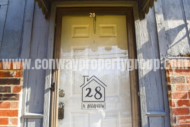 Building Photo - 28 N Broadview St