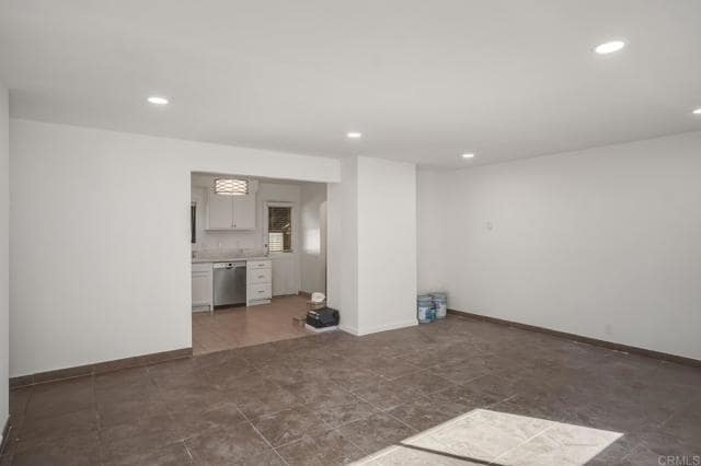 Building Photo - 737 N Alda Dr