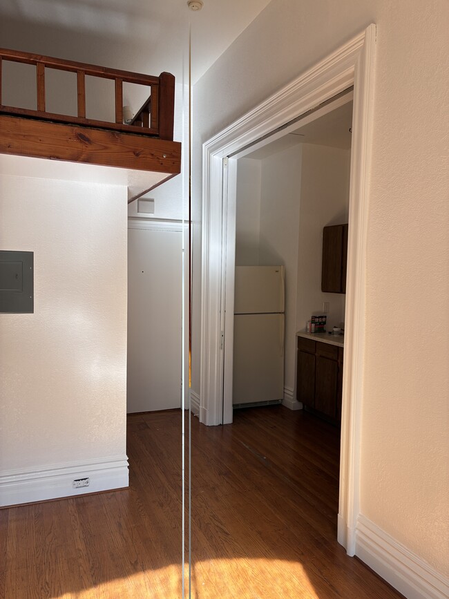 Puerta de entrada - 1516 Third St