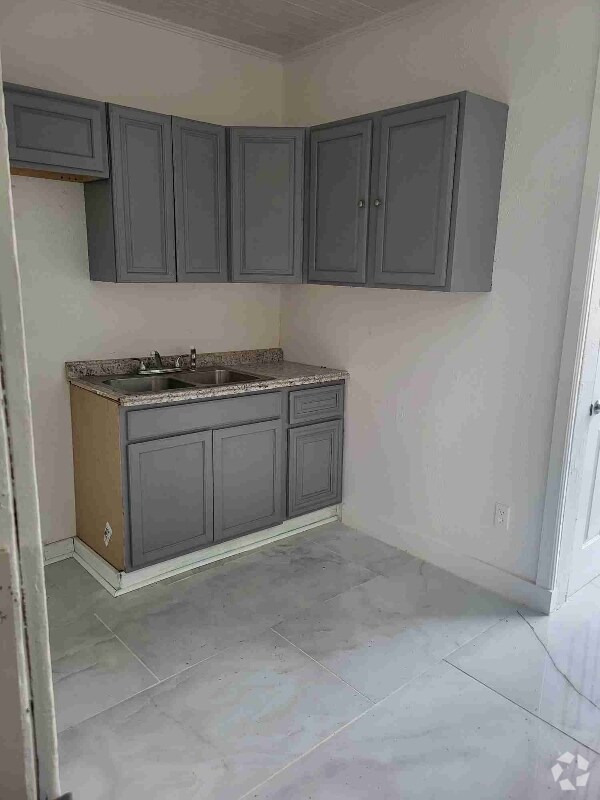 New St. Claude Apartments for Rent with Hardwood Floors New Orleans