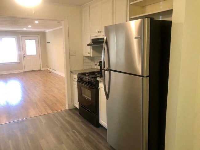 Building Photo - Remodeled Adorable Midtown Bungalow!