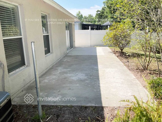 Foto del edificio - 5039 Quadrangle Ct