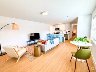 Building Photo - The Royster