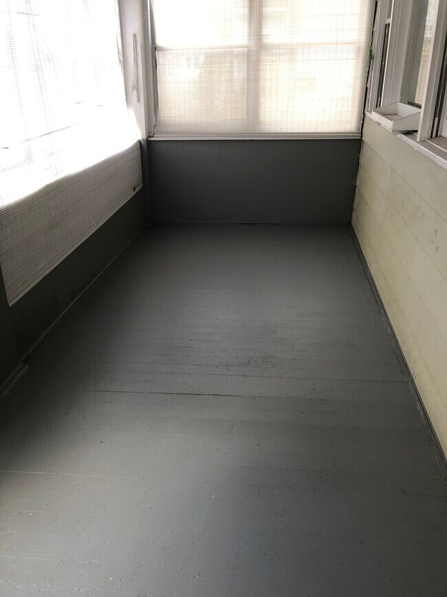 Building Photo - 270 Curtis St