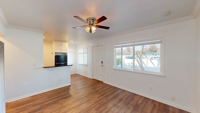 Foto del edificio - 15489 Marty Dr