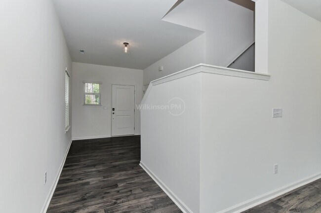 Foto del edificio - Beautiful 4BD/3.5BTH Home in Scotch Meadows