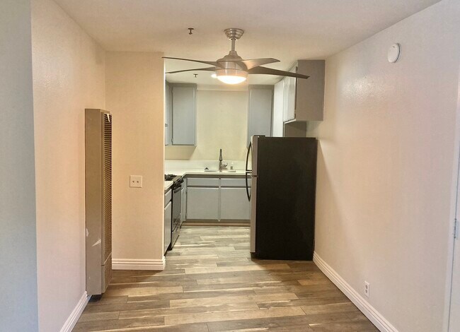 Building Photo - 248 W Avenida Palizada