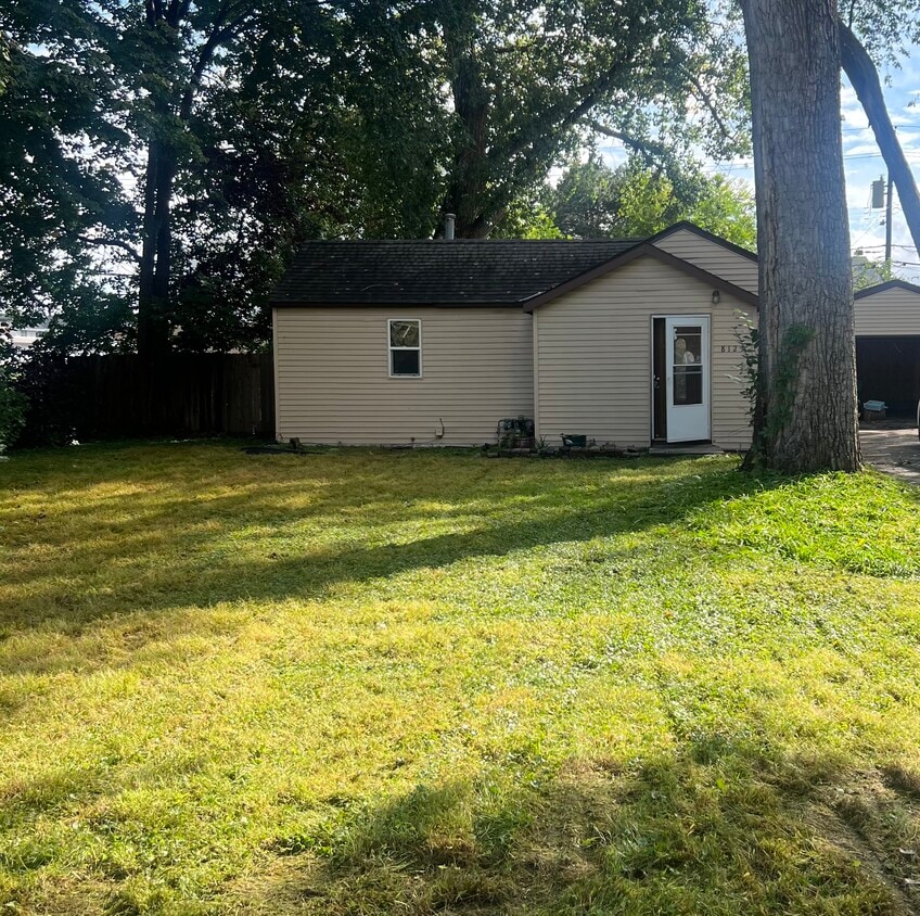 Foto principal - 8125 13th Ave S