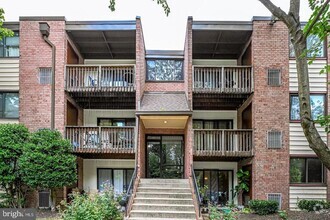 Building Photo - 10720 West Dr