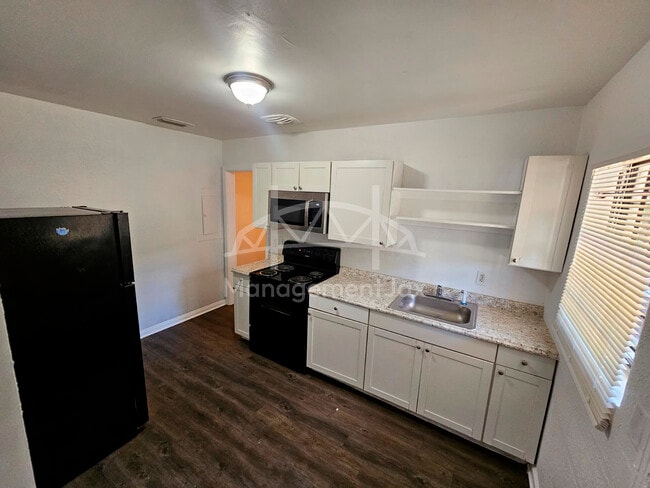 Foto del edificio - 1010 Edgewood Ave W