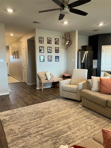 Foto del edificio - 207 Pine Hollow Way