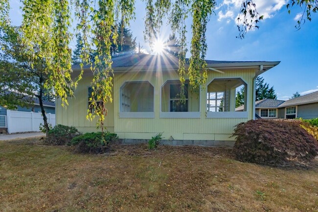 Building Photo - Updated 3-Bed Retreat on a Quiet Street – ...