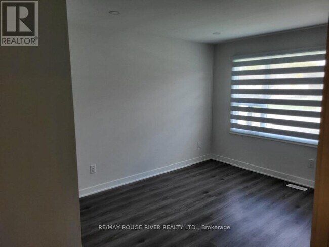 Building Photo - 116 Elinor Ave