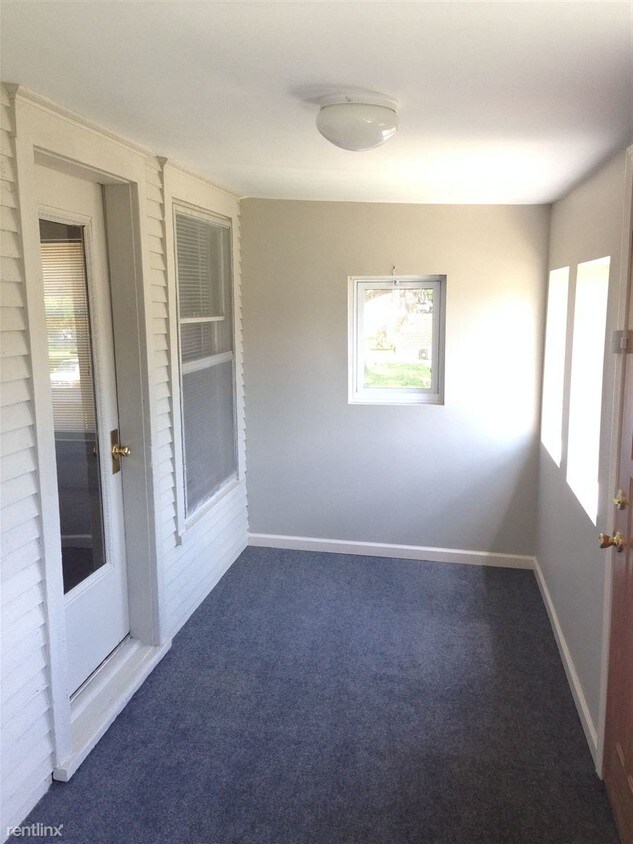 Primary Photo - 3 br, 1 bath House - 240 E Euclid Ave
