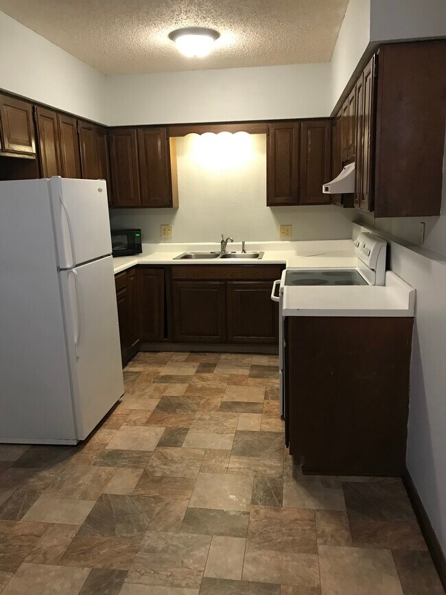 414 2nd St, Gilbert, IA 50105 Townhome Rentals in Gilbert IA