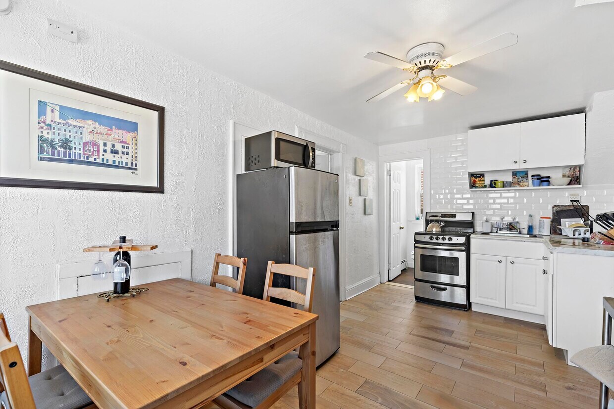 Primary Photo - 16 E 40th St