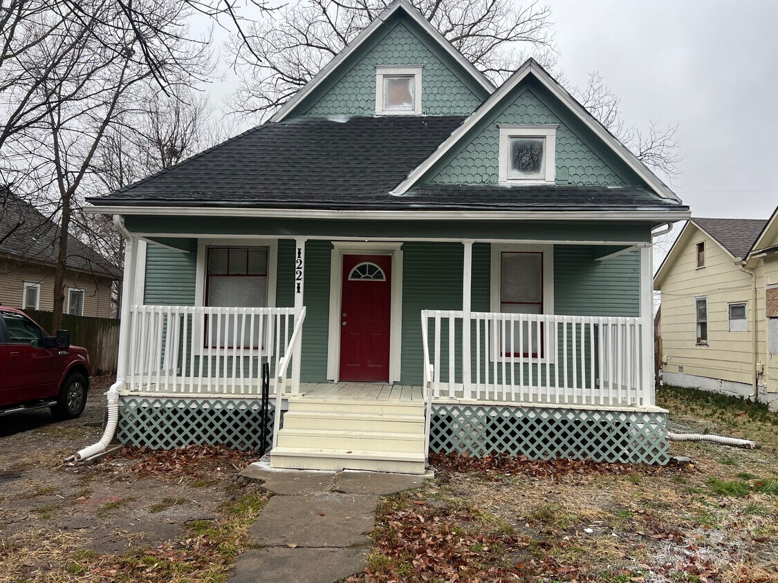 1221 S St Francis Ave, Wichita, KS 67211 House Rental in Wichita, KS