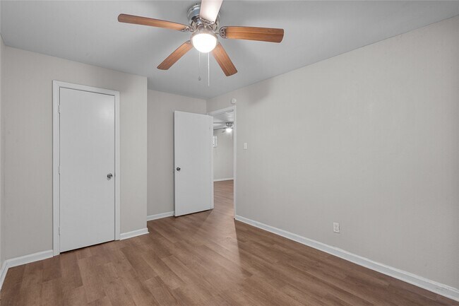 Building Photo - 2328 Boss St