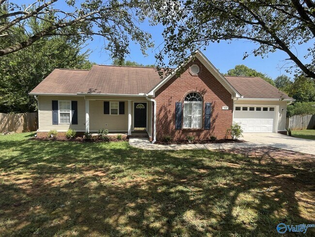 Building Photo - 215 Falcon Ridge Dr