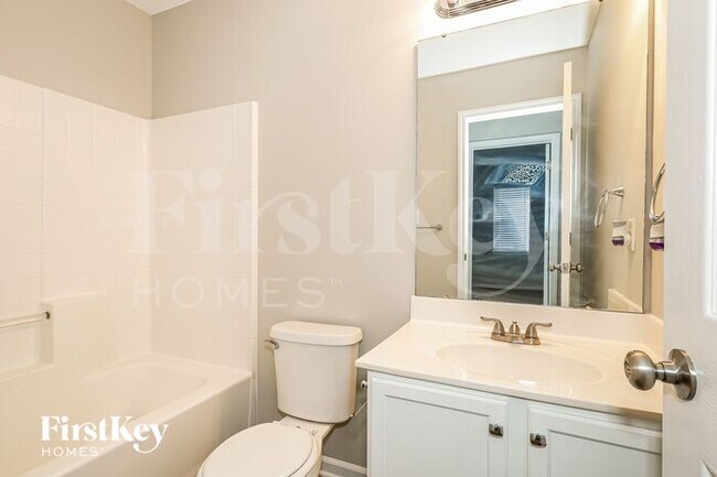 Building Photo - 612 Barbee Farm Dr